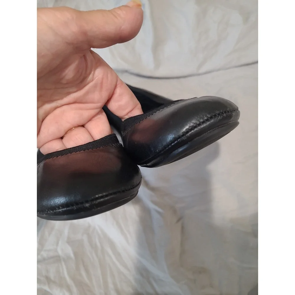Bandolino Black Leather Ballet Flats Women's Size 9.5 minimalist comfort comfort